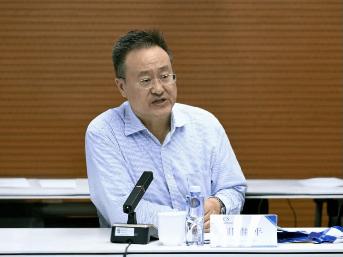 专家和师生代表参会