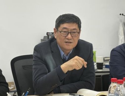 与公管系领导和教师代表召开学科建设与