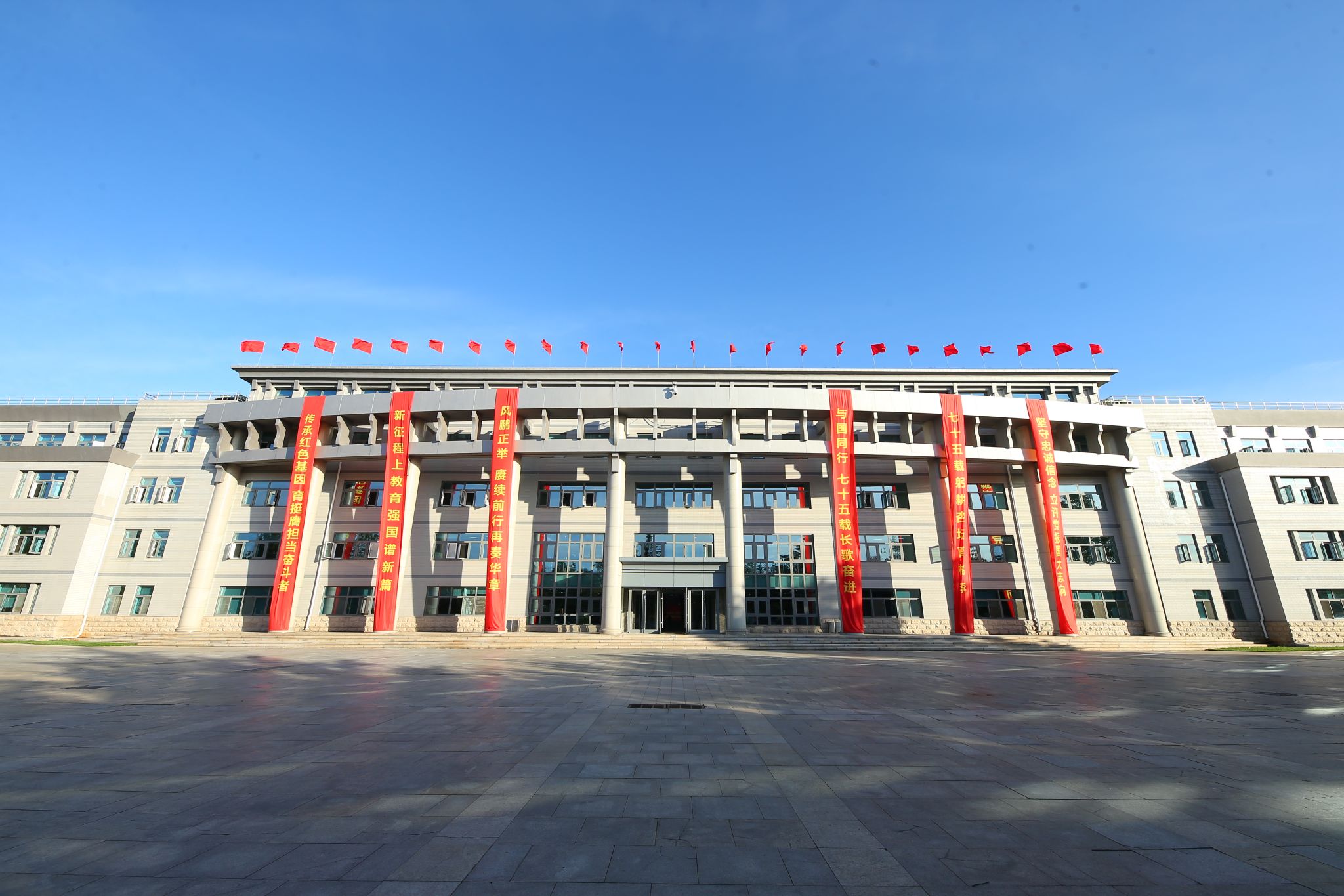 党建联建护健康 科普义诊暖人心