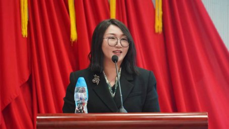 长期任职于联合国教科文组织
