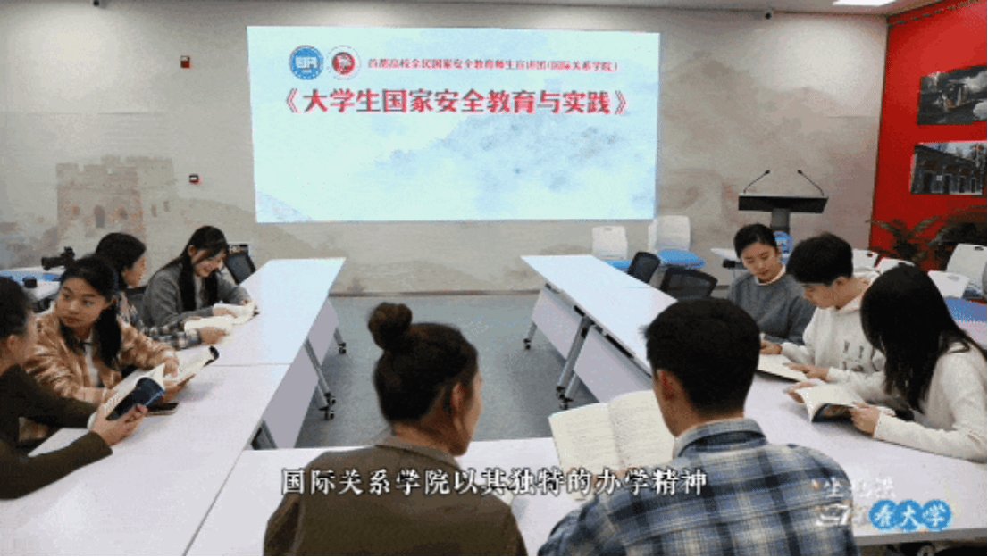 海淀从不缺席人生的每一程。”